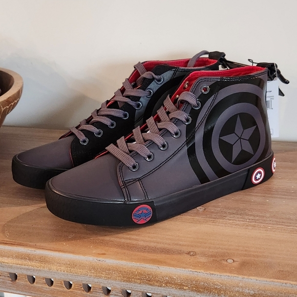 👟 Captain America High-Top Sneakers – Size 10 – Marvel Avengers – New with Tags - Picture 2 of 14